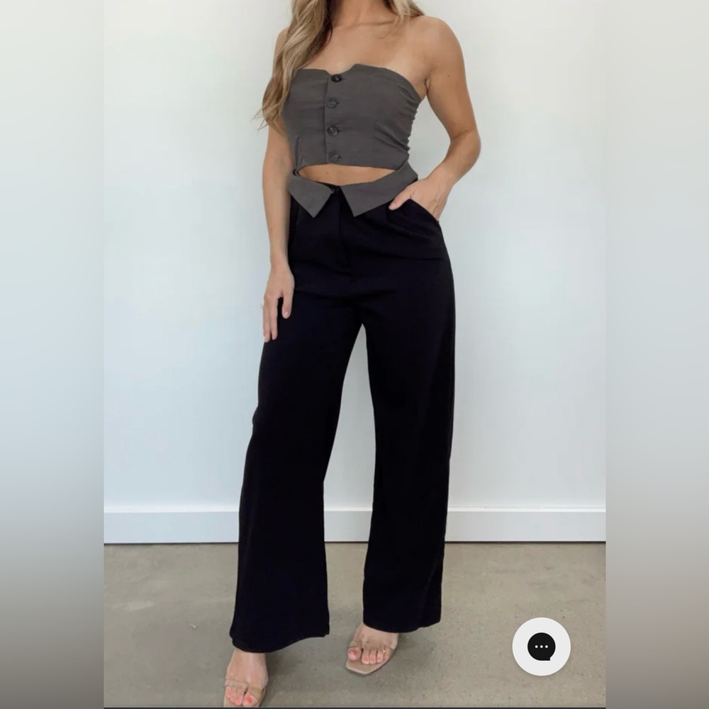 Lelis Black & Gray Chic Jumpsuit w/ front cut-out design, Size XS, NWT